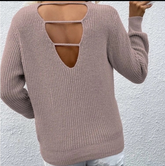 Solid Twist Front Pullover V-neck Sweater - Picture 3 of 4